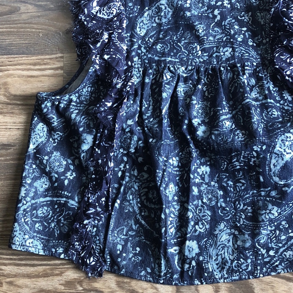Pilcro Sleeveless Ruffle Denim Blouse Button Front Distressed Paisley - Picture 10 of 16